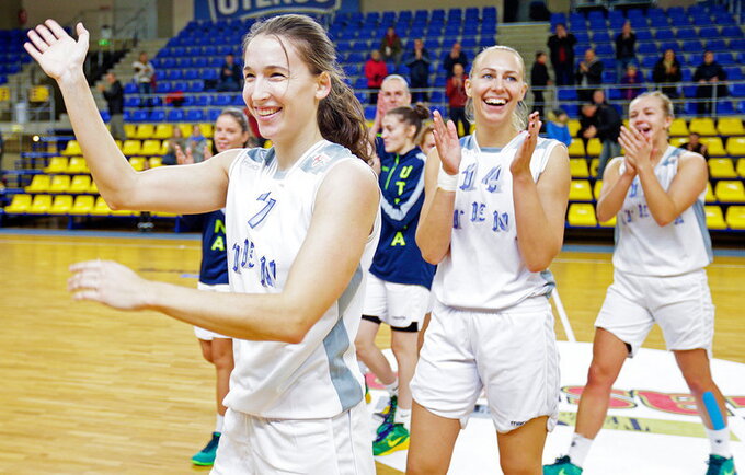 M.Kvederavičiūtės metimas buvo įsimintiniausias LMKL antrajame rate Foto: Augustas Didžgalvis)