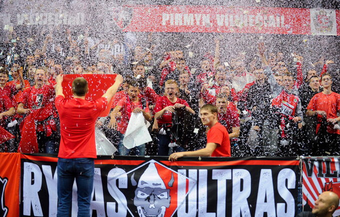 „Lietuvos ryto“ sirgaliai prisidarė nemalonumų (Edvardas Blaževičius, Fotodiena.lt)