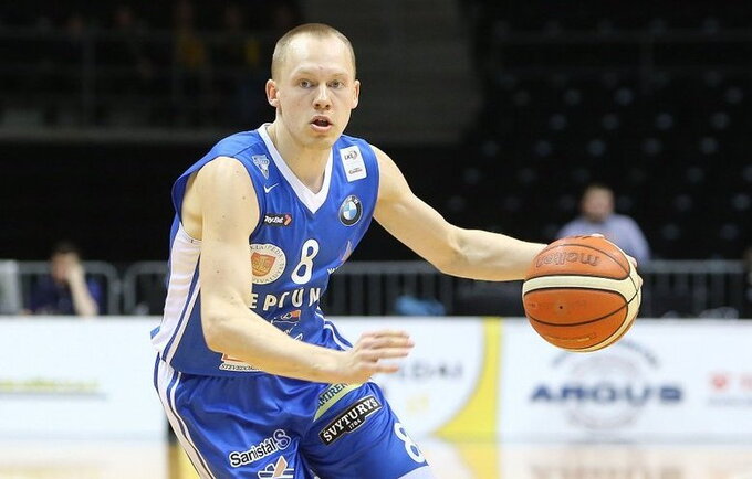 M.Girdžiūnas šaudė tritaškius (Fotodiena.lt)